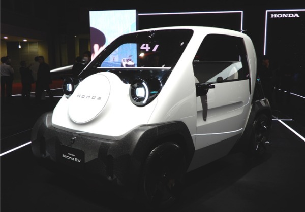 ホンダがジャパンモビリティショー2025において0シリーズの新型プロトタイプ「0 α」とホンダらしい遊び心に満ちた小型EV「Super-ONE Prototype」をワールドプレミア