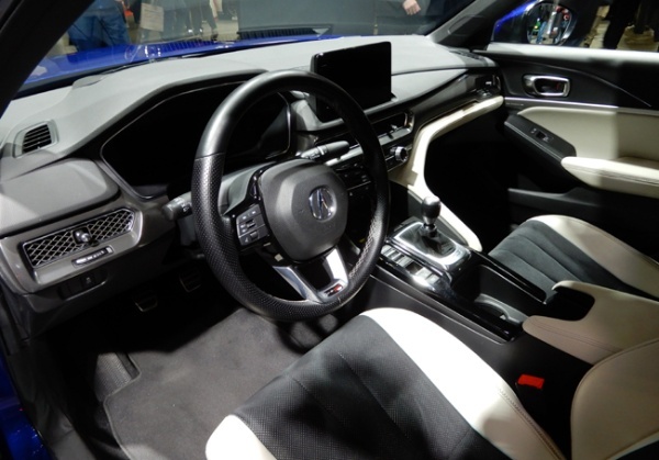 ホンダは東京オートサロン2026で“Honda Sports DNA”を象徴する新ラインの「SPORT LINE」と「TRAIL LINE」を発表