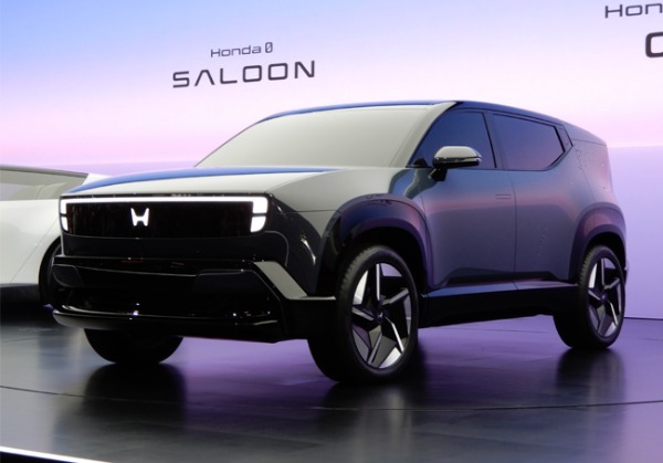 ホンダがジャパンモビリティショー2025において0シリーズの新型プロトタイプ「0 α」とホンダらしい遊び心に満ちた小型EV「Super-ONE Prototype」をワールドプレミア