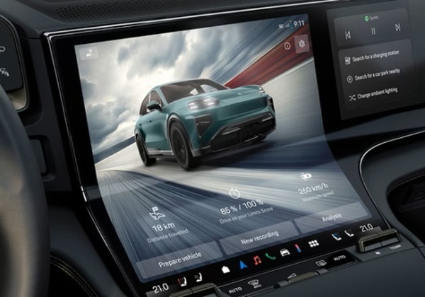 フル電動パワートレインを搭載したBEVモデルのポルシェ・カイエンが日本デビュー