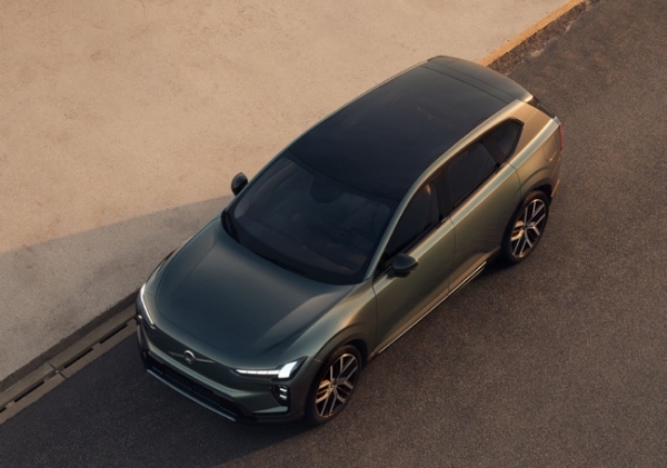 ボルボが電気自動車の新世代ミッドサイズSUV「EX60」を公開。航続距離はAWD仕様で最大810kmを実現