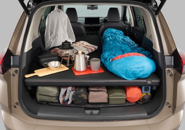 日産エクストレイルの車中泊仕様「ROCK CREEK マルチベッド」が登場