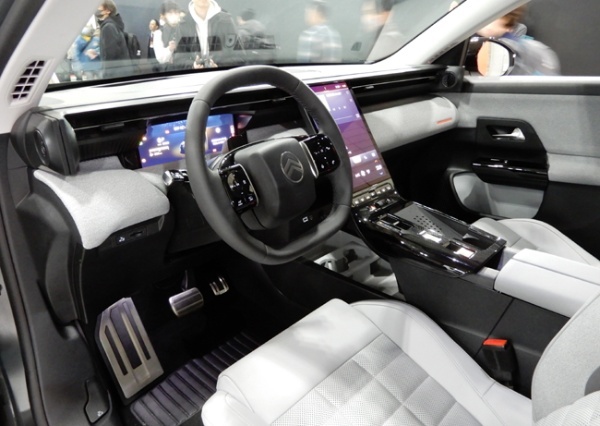 Stellantisジャパンは東京オートサロン2026でプジョー、シトロエン、DSオートモビルの日本初公開モデルを出展