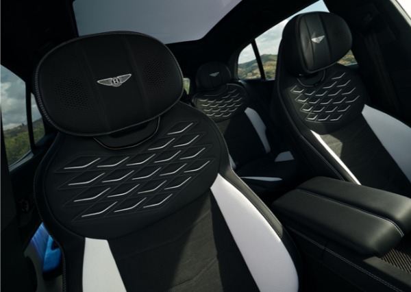 ベントレー初のBEVモデルが「トルカル」の車名を冠して登場。高性能モデルのトルカルSはシステム最高出力653kW（888ps）を発生