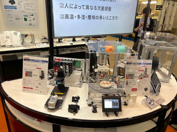 小型のサーボの多様な使い道をデモ機で展示