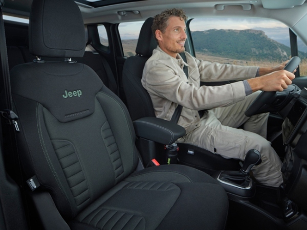 “北極星”の名を冠したジープ・レネゲードe-Hybridの特別限定モデルが日本上陸