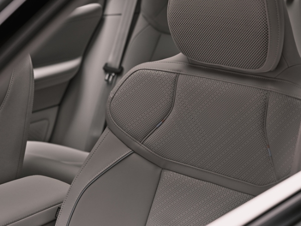 ボルボが電気自動車の新世代ミッドサイズSUV「EX60」を公開。航続距離はAWD仕様で最大810kmを実現