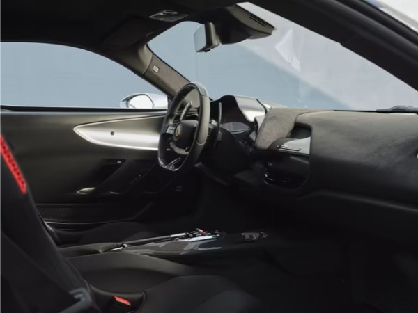 PHEVスーパースポーツのフェラーリSF90ストラダーレをベースとしたワンオフモデルの「CZ26」が初披露