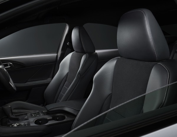 スポーティな内外装デザインと走る楽しさを熟成した進化版レクサスISが発売。特別仕様車の“F SPORT Mode Black Ⅴ”も登場