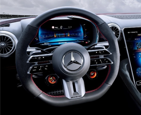 サーキットでのパフォーマンスを追求したメルセデスAMG GTクーペのハイパフォーマンスモデル「メルセデスAMG GT 63 PRO 4MATIC＋クーペ」が日本デビュー