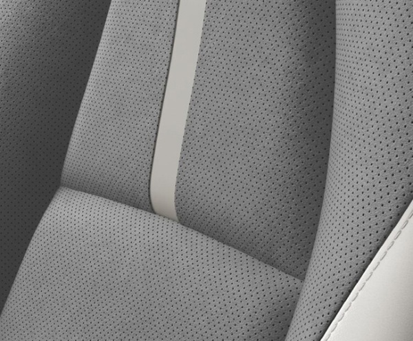 マツダ3とCX-30が商品改良。新パワートレインとして「e-SKYACTIV G 2.5」を追加。CX-30には特別仕様車「Air Edition」を新設定