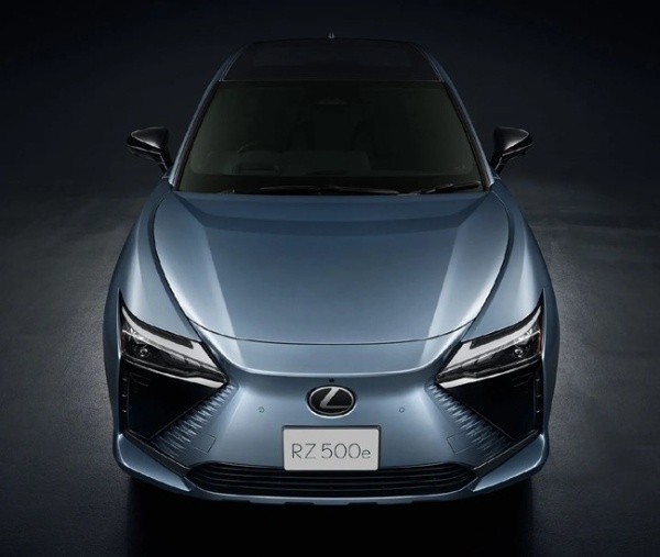 バッテリーEVのレクサスRZが大幅改良。運転する楽しさを追求した“F SPORT”を新設定
