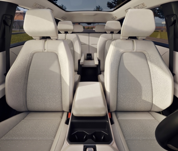 北米トヨタがBEVモデルの3列シートSUVの新型ハイランダーを発表