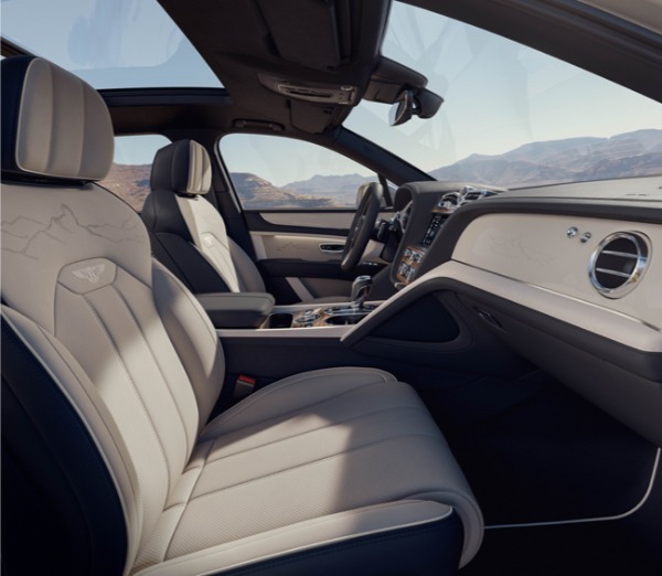 北大西洋のカナリア諸島の天空の白い村「アルテナーラ」をオマージュしたベントレー・ベンテイガの特別仕様車が登場