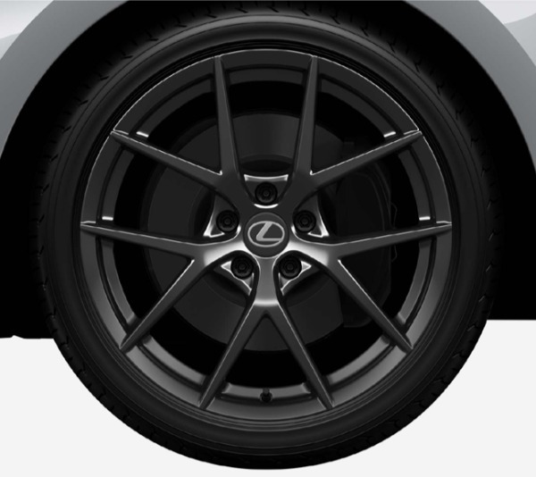 スポーティな内外装デザインと走る楽しさを熟成した進化版レクサスISが発売。特別仕様車の“F SPORT Mode Black Ⅴ”も登場