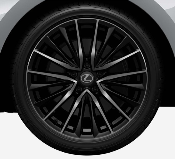 スポーティな内外装デザインと走る楽しさを熟成した進化版レクサスISが発売。特別仕様車の“F SPORT Mode Black Ⅴ”も登場