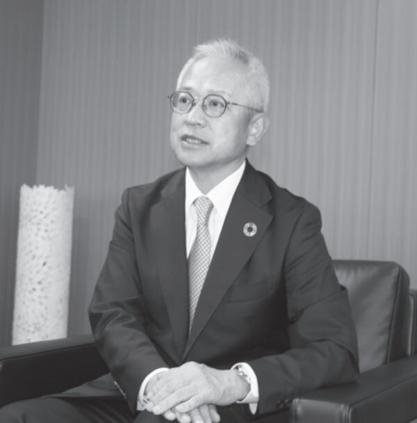 長谷川英一頭取
