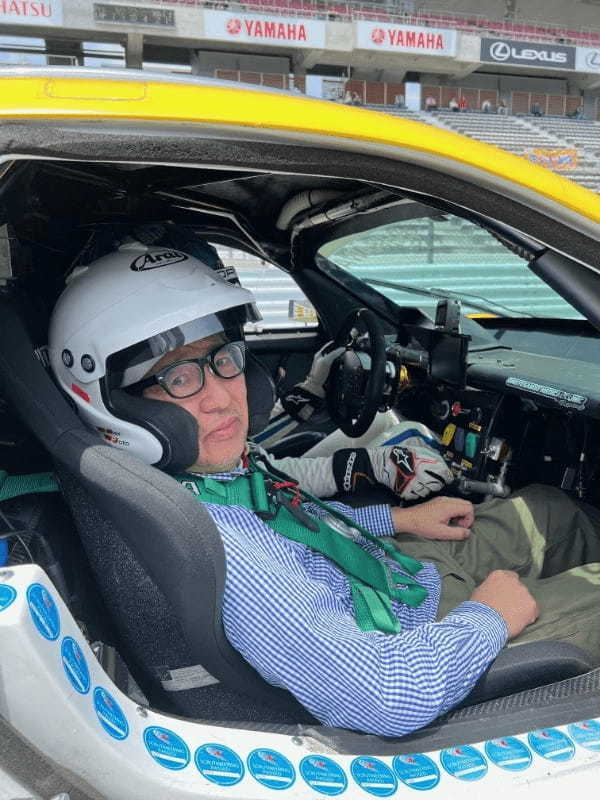 60歳ペーパードライバーが人気レース『インタープロトシリーズ』レース車両に同乗体験してきた結果・・・!?