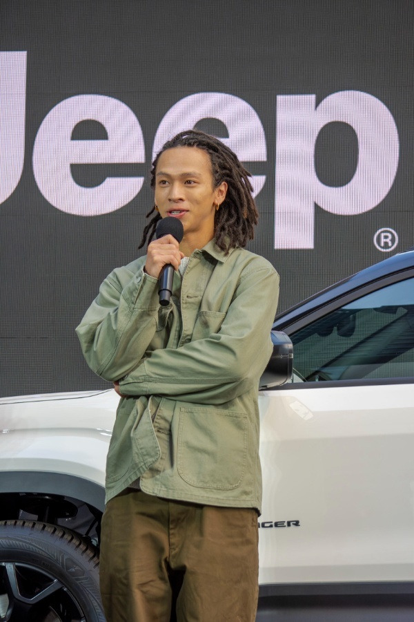 【最新モデル試乗】Jeep85周年。日常を冒険に変える「アベンジャー4×eハイブリッド」のすごい実力