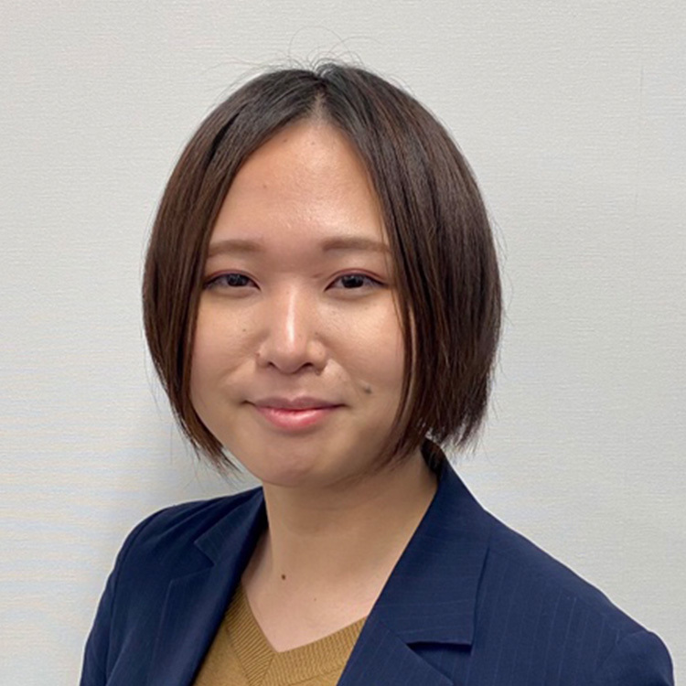 高津 明日香