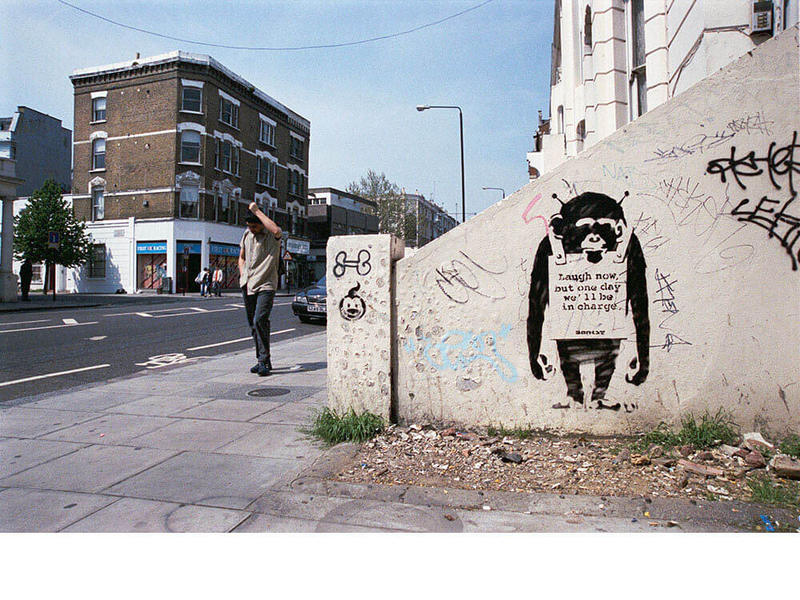 バンクシー（Banksy）｜経歴や代表作を解説
